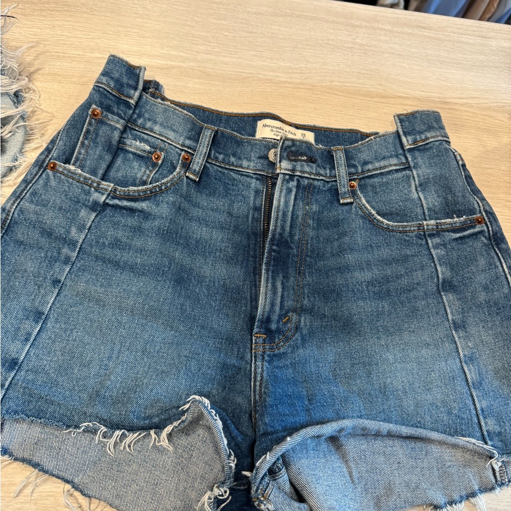 Abercrombie & Fitch Mom High Rise Curve Love size 6/28